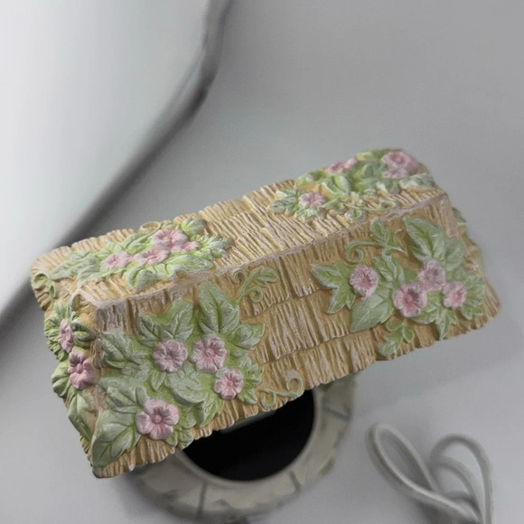 SCENTSY **Retired** Disney SnowWhite The Seven Dwarfs Wax Melt Fragrance Warmer - Picture 9 of 10